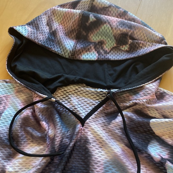 Woman sleeveless top with hood size M - Picture 4 of 7